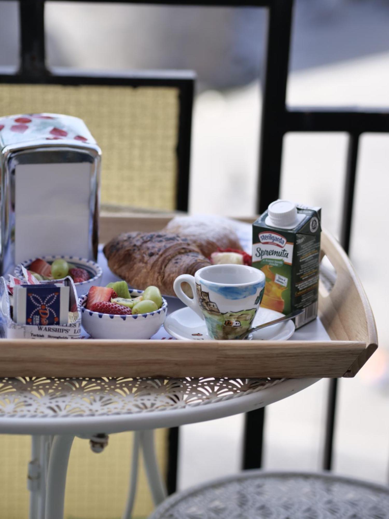 Happy In Naples Bed and Breakfast Εξωτερικό φωτογραφία